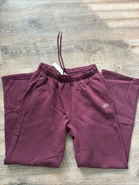 ALO Accolade Straight Leg Sweatpants